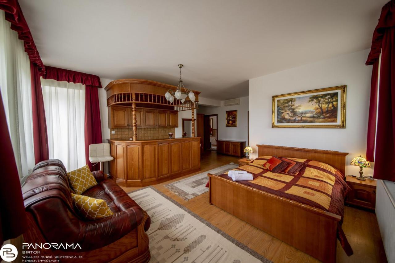 Győrújbarát Panorama Birtok - Wellness Panzio, Konferencia Es Rendezvenykoezpont Bed & Breakfast エクステリア 写真